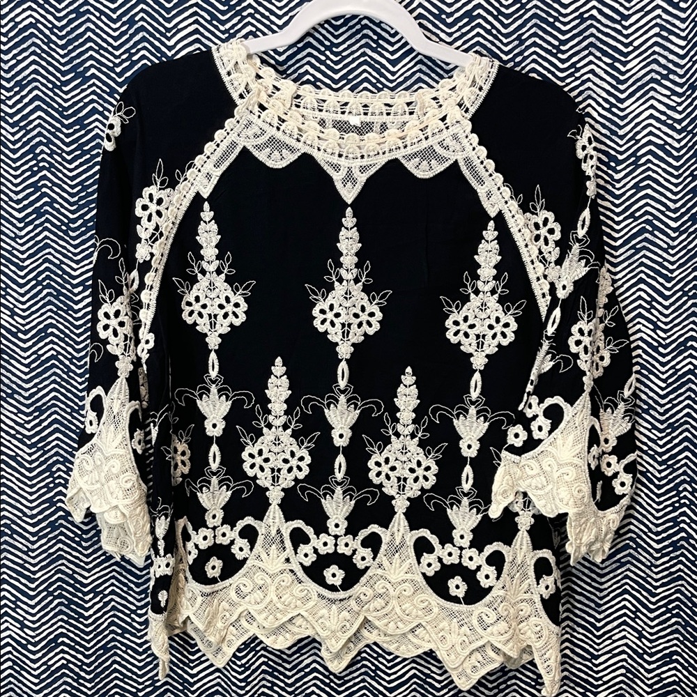 Source Unknown Black and Cream Lace Blouse